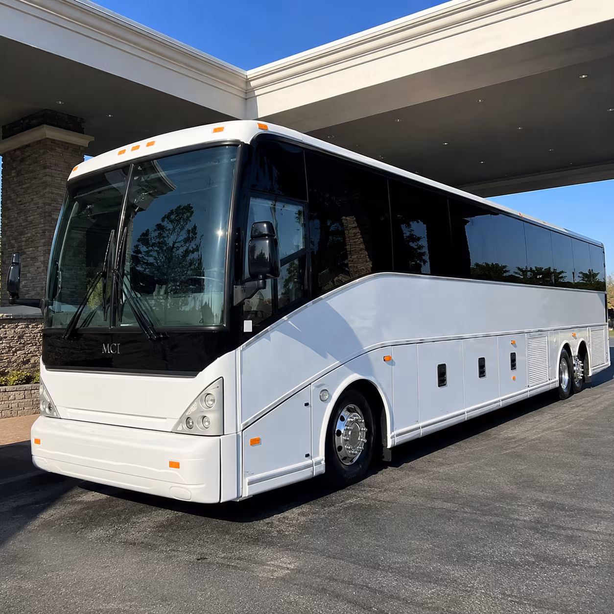 airport shuttle buses for corporate groups flying into ankeny